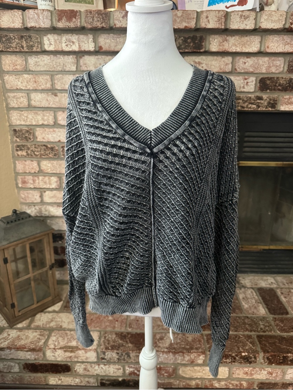 Timing Charcoal Gray V-Neck Ribbed Knit Sweater - Picture 2 of 6